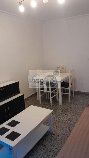 Foto f8fd6e28-662e-496e-8fa6-142dfc66a773. Rent flat in San Carlos - San José Sevilla