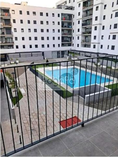 Foto 415d0f01-861e-46f4-9e17-ff28efdf5bd6. Alquiler piso en colores - entreparques Sevilla