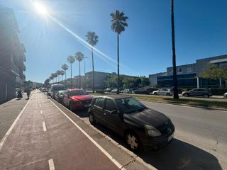 Lloguer Local Comercial a Puertas del sur - Guadabajaque. Local en zona sur