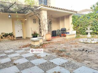 Casa pareada en El guila. Fersa inmobiliaria comercializa en exclusiva chalet pareado en e