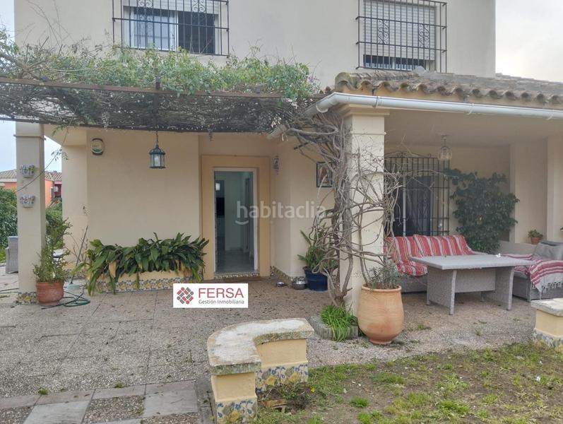 Foto d7bfcfc6-c92a-411b-ab8e-fdb26ea89656. Doppelhaus mit heizung parking in El Águila Puerto de Santa María (El)