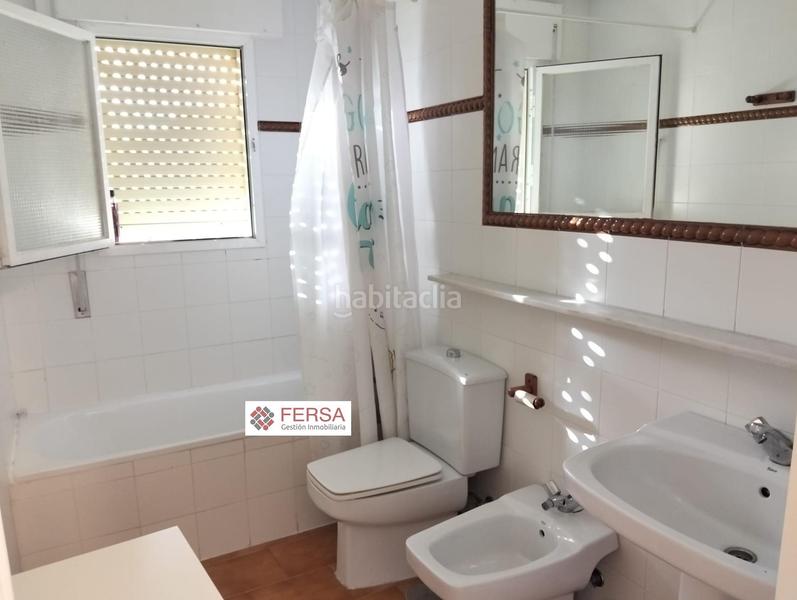 Foto f37dc5ca-fc0e-4be4-85f0-7eb0ee8da43e. Doppelhaus mit heizung parking in El Águila Puerto de Santa María (El)