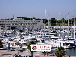 Pis a Puerto Sherry. Piso en puerto sherry con vistas frontales a la marina