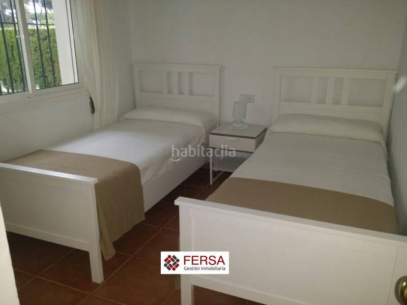 Foto bedca753-b795-496e-8591-daeee4462c34. Rent chalet with parking pool in Vistahermosa Puerto de Santa María (El)