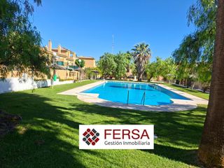 Reihenhaus in El Ancla. Magnífico adosado en venta en la zona de el ancla