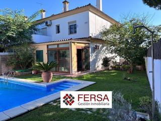 Doppelhaus in El Manantial. Magnífico chalet pareado a la venta en la zona de el manantial