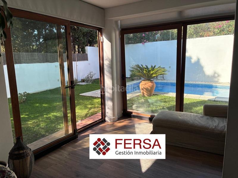 Foto 8be7ba2e-6f7a-4fb2-9a87-d98605e23df7. Doppelhaus mit parking pool in El Manantial Puerto de Santa María (El)