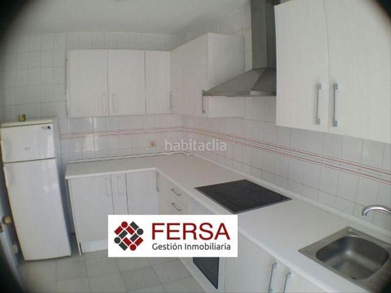 Foto 0a2bec24-0856-4987-bbbe-f3d362e143ef. Casa adosada fersa inmobiliaria vende en exclusiva unifamiliar en urbanizacion en El Manantial en Puerto de Santa María (El)