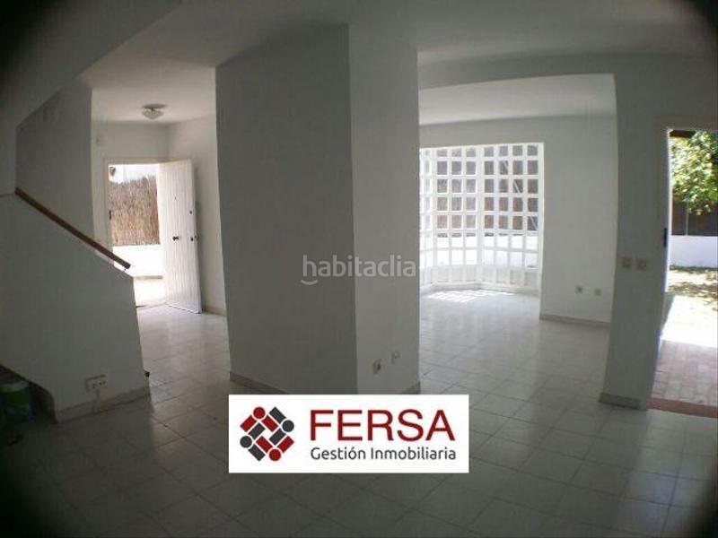 Foto 3abb65e5-1e8e-4c05-9d62-2f2e3bbdd237. Casa adosada fersa inmobiliaria vende en exclusiva unifamiliar en urbanizacion en El Manantial en Puerto de Santa María (El)