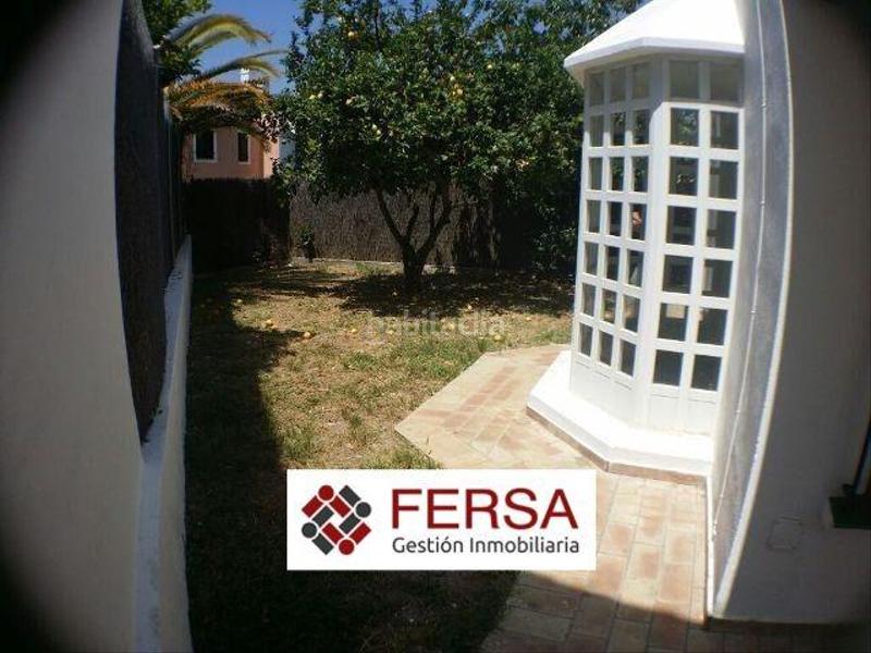 Foto 81be3a1c-dabf-4f7d-8e61-5abbe56175a6. Casa adosada fersa inmobiliaria vende en exclusiva unifamiliar en urbanizacion en El Manantial en Puerto de Santa María (El)