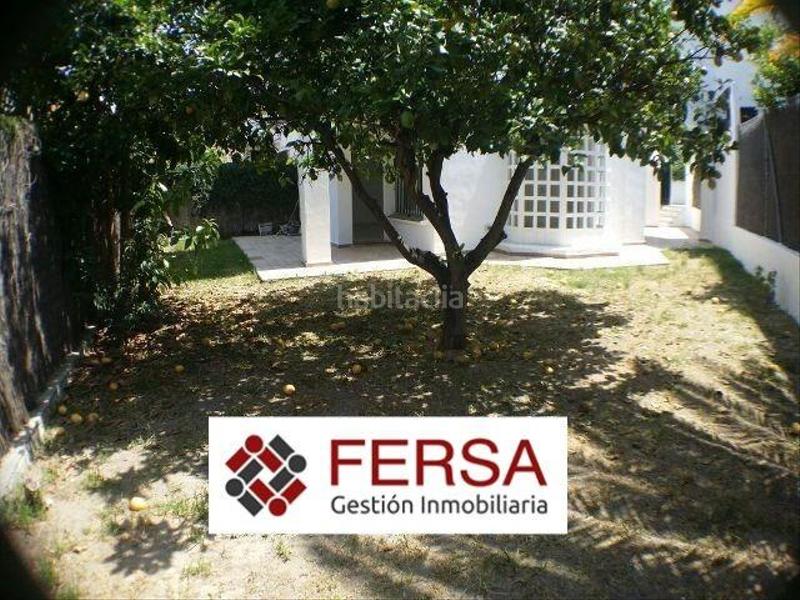 Foto c0dbe51c-5dbd-426a-9f1f-533f357c0690. Casa adosada fersa inmobiliaria vende en exclusiva unifamiliar en urbanizacion en El Manantial en Puerto de Santa María (El)