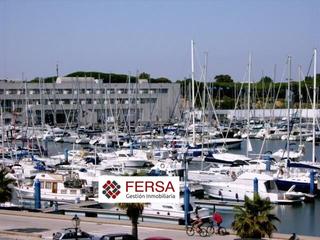 Appartement à Puerto Sherry. Venta local en puerto sherry