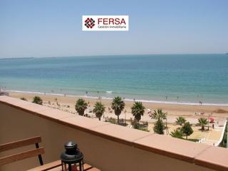 Lloguer Tríplex a El Manantial. Vivienda en primera linea de playa con vistas al mar en urb. el