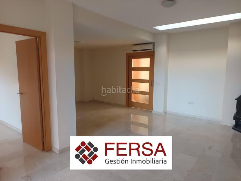 Foto 4a02f766-1899-491f-bfd3-03b61dc30f80. Alquiler casa adosada adosado en alquiler junto al lago de torrox en Jerez de la Frontera