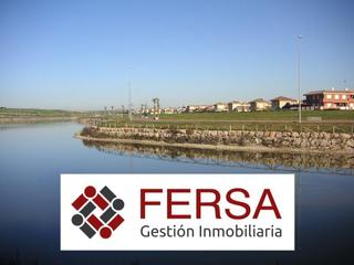 Location Maison jumelée à Puertas del sur - Guadabajaque. Adosado en alquiler junto al lago de torrox