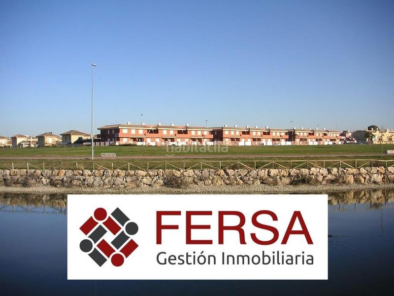 Foto d38a1d9d-f715-4688-8449-144d3c65518c. Alquiler casa adosada adosado en alquiler junto al lago de torrox en Jerez de la Frontera