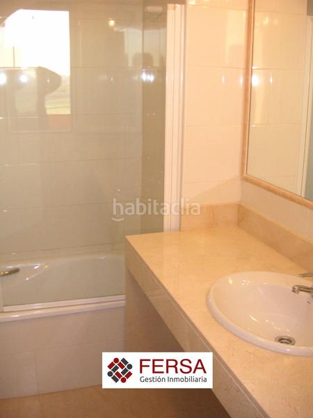 Foto e022ba0a-2a10-4595-8e5b-945325b19373. Alquiler casa adosada adosado en alquiler junto al lago de torrox en Jerez de la Frontera