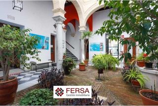 Edificio in Casco Histórico - Ribera del Marisco. Oportunidad única venta de hotel boutique en casa palacio del s.