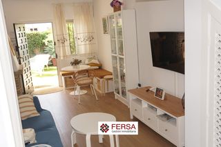Rent Towny house in Vistahermosa. Estupendo pareado a cinco minutos de la playa de las redes   tem