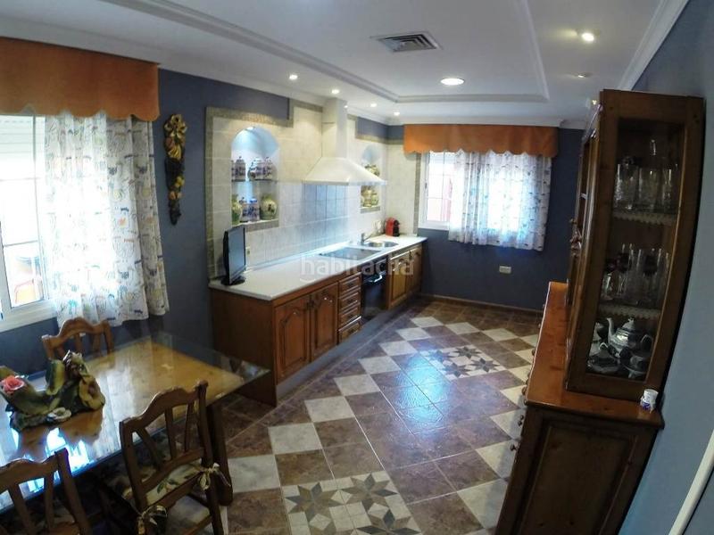 Foto e50cf7d2-487d-4aff-aa50-d6d47e075818. Xalet amb calefacció aparcament piscina a Valdelagrana Puerto de Santa María (El)