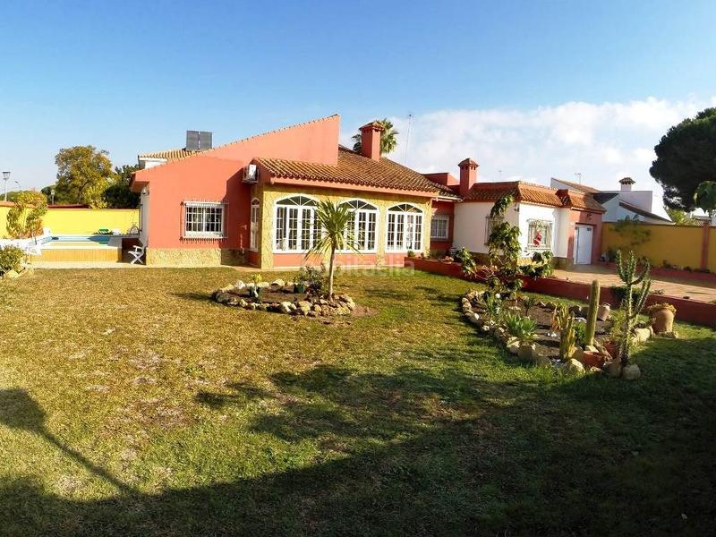 Foto f905a63a-de0c-4a6a-a32a-08ed629bdc03. Xalet amb calefacció aparcament piscina a Valdelagrana Puerto de Santa María (El)