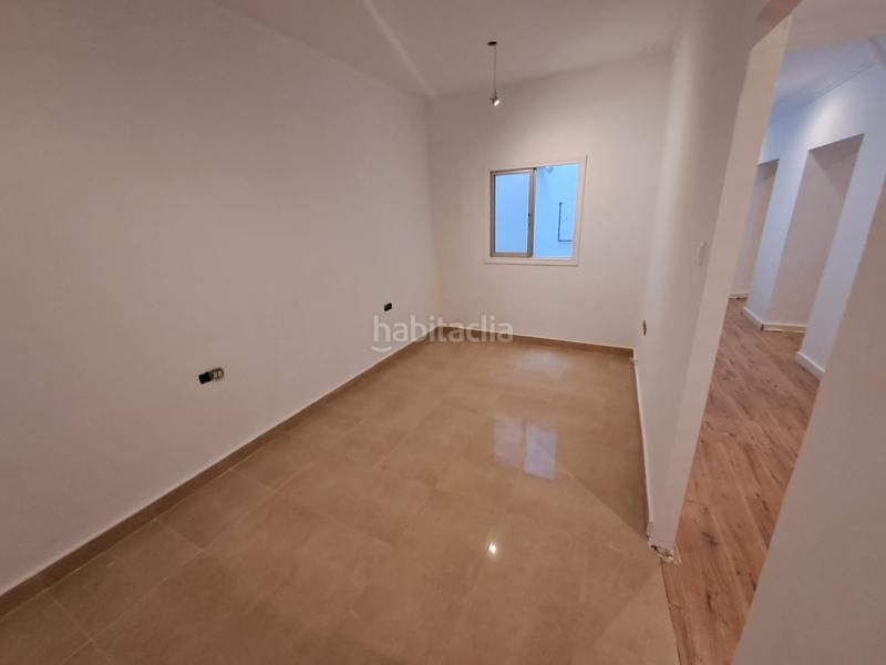 Foto 6fe6421a-d6b1-4ce9-a144-2682ee8f85a6. Piso amplio piso en casco antiguo en Centro Histórico Cádiz