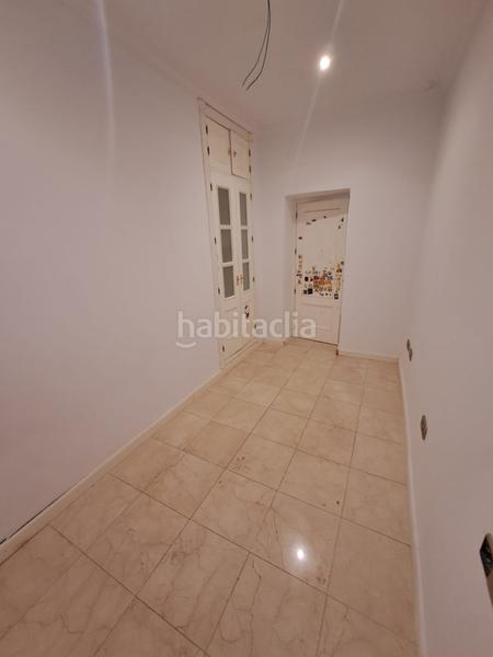 Foto cbb62960-1aee-476f-a945-977ad9efc359. Piso amplio piso en casco antiguo en Centro Histórico Cádiz