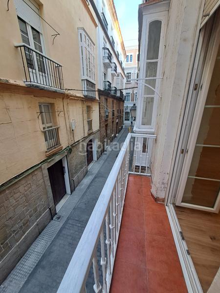 Foto fa341260-2bb2-476d-a3a8-4c02b7e9ed76. Piso amplio piso en casco antiguo en Centro Histórico Cádiz