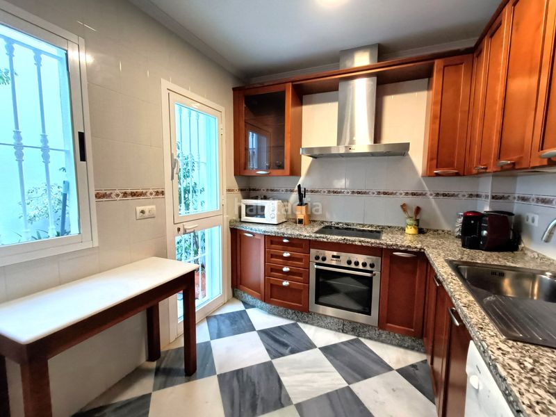 Foto e4b3dac5-3bd9-4982-9b0d-1a63a86b8f36. Rent semi detached house with heating parking in Núcleo urbano Chiclana de la Frontera