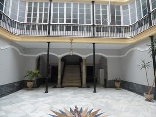 Etagenwohnung in Centro Histórico. ¡magnífico piso con ascensor en el centro histórico de cádiz, ju