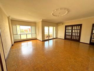 Appartement  Calle tamarindos. Magnífico piso señorial en bahía blanca-espacio, luz y exclusivi