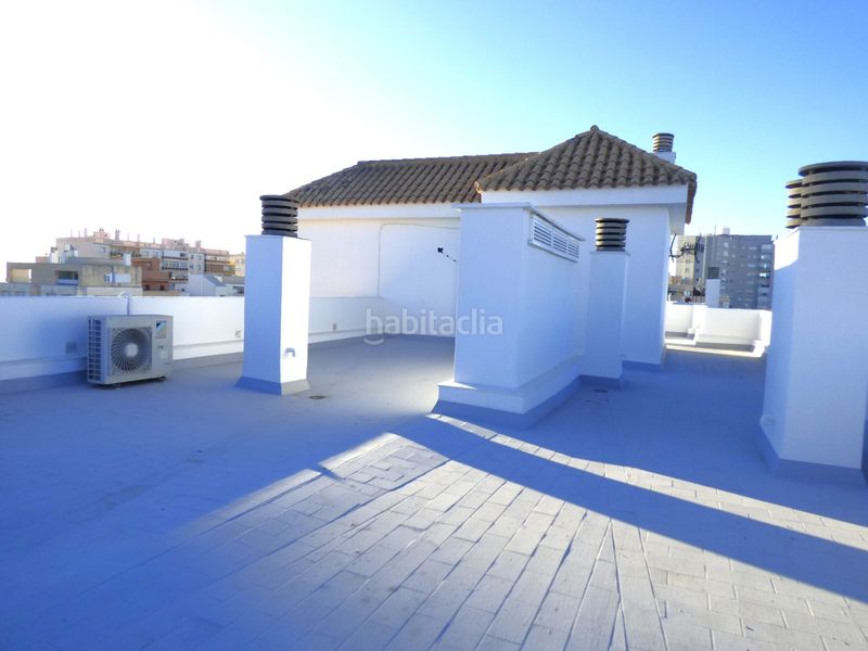 Foto c127a3d2-e3af-478b-b597-9c0522eec5f0. Àtic amb calefacció aparcament a Asdrúbal - Bahía Blanca Cádiz