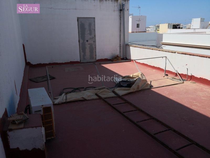 Foto 8066c363-c039-45fa-84de-84ea4dc9f32f. Edificio  con múltiples opciones en Barbate Barbate