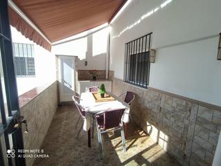 Casa a Barbate. Amplia vivienda en primera planta en muy buena zona