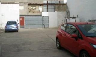 Terreny residencial a Conil. Navesolar céntrico en conil calle canarias