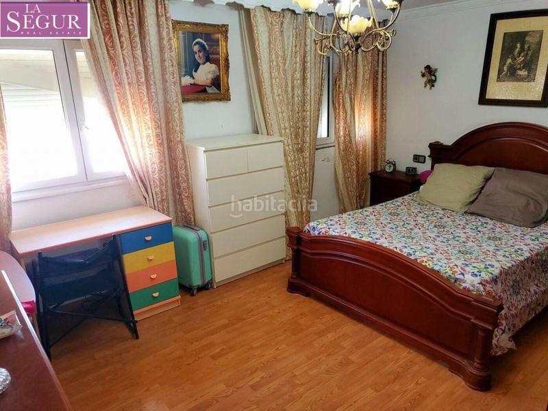 Foto 0c8e02bf-2e1b-45d6-a490-0c684b53f1ed. Piso amplio piso en paseo marítimo en Paseo Marítimo - San José - La Laguna Cádiz