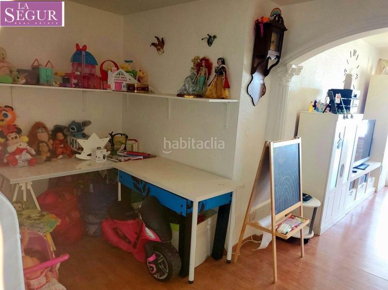 Foto 26bf1260-c1f2-46df-b5c0-9bd3f7cf9517. Piso amplio piso en paseo marítimo en Paseo Marítimo - San José - La Laguna Cádiz