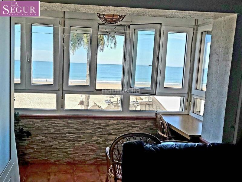 Foto 3c3935b5-0dfa-4c71-8fee-5e06ed0d4b16. Piso amplio piso en paseo marítimo en Paseo Marítimo - San José - La Laguna Cádiz