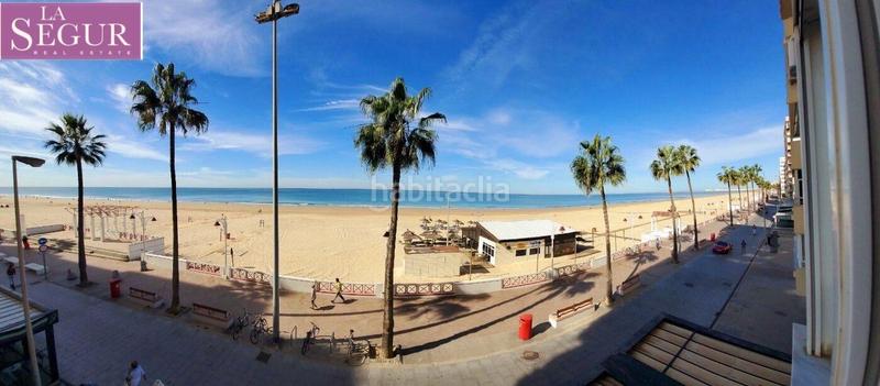 Foto 81debff5-9349-4c98-89be-3d690bd916e3. Piso amplio piso en paseo marítimo en Paseo Marítimo - San José - La Laguna Cádiz