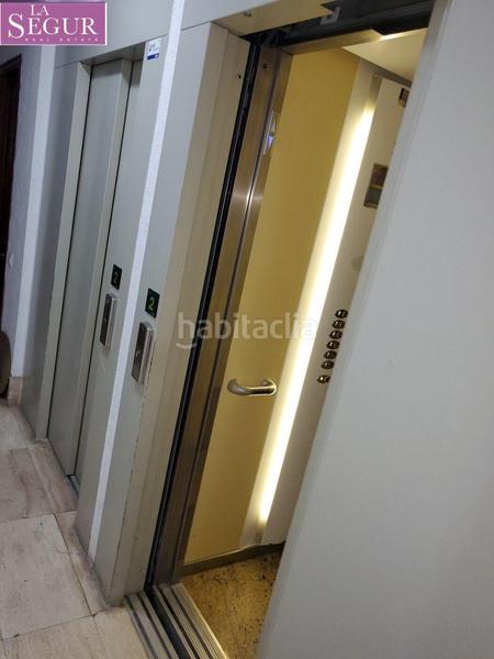 Foto b1a8a3c7-d2a0-4fd1-8eed-6224aab19539. Piso amplio piso en paseo marítimo en Paseo Marítimo - San José - La Laguna Cádiz