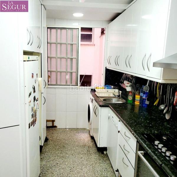 Foto c2e00209-7ea6-4034-8f96-ea9c87221e3a. Piso amplio piso en paseo marítimo en Paseo Marítimo - San José - La Laguna Cádiz