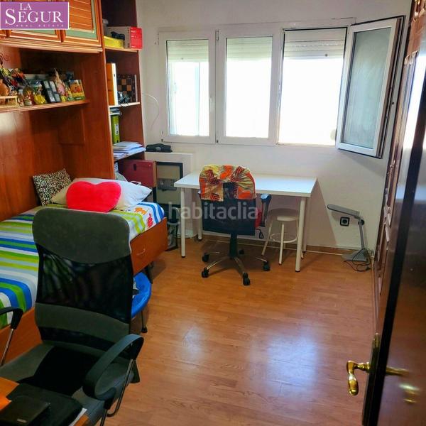 Foto d799bae5-35d3-43c8-8466-f96718758df3. Piso amplio piso en paseo marítimo en Paseo Marítimo - San José - La Laguna Cádiz