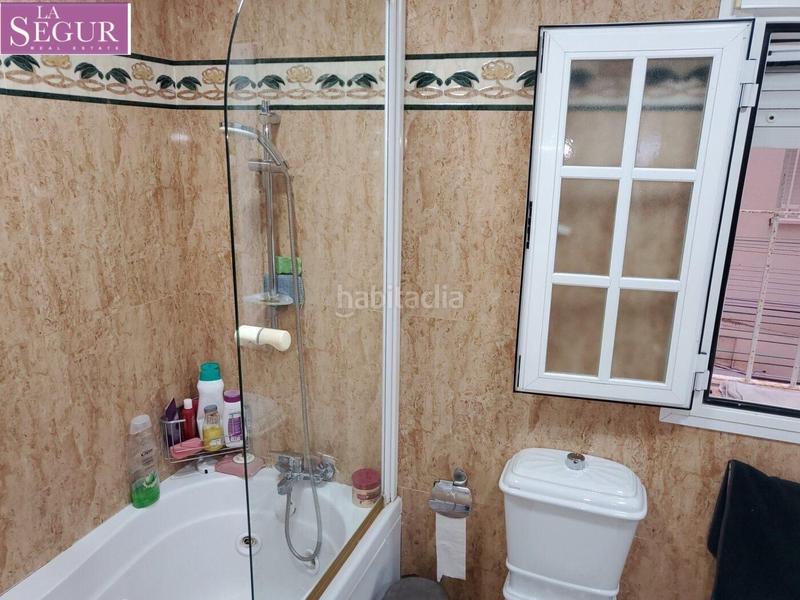 Foto fcb4f0dd-8732-47cc-9dda-718b4e8f527d. Piso amplio piso en paseo marítimo en Paseo Marítimo - San José - La Laguna Cádiz