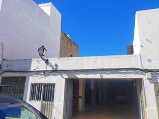 Local Comercial a Conil. Amplio local en conil calle canarias