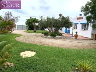 Masia a Barbate. Finca rustica con tres viviendas en la zona del cañillo en barba