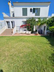 Casa a Vejer. Casa con jardín en el centro de vejer