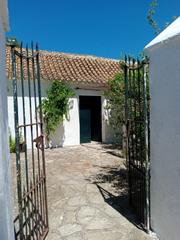 Maison à Medina - Sidonia. Finca rural con terreno para animales.