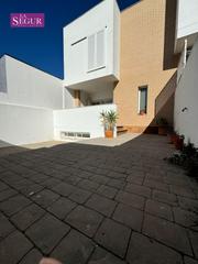 Maison jumelée à Medina - Sidonia. Espectacular adosado en zona del prado