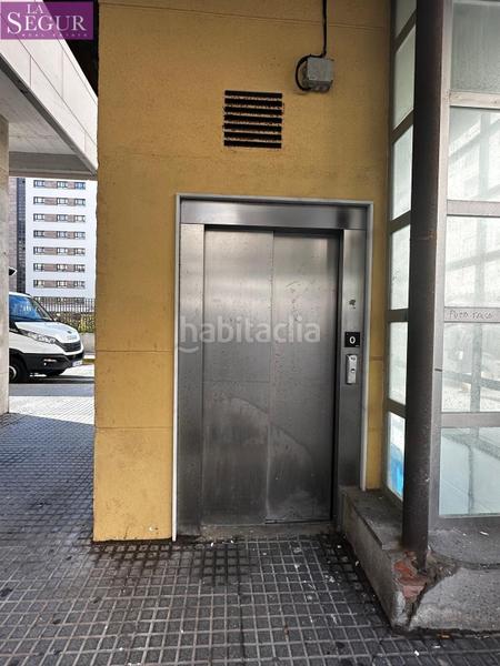 Foto b9fd8831-93a3-4719-b4f3-dd976d726fe1. Posto auto in Paseo Marítimo - San José - La Laguna Cádiz