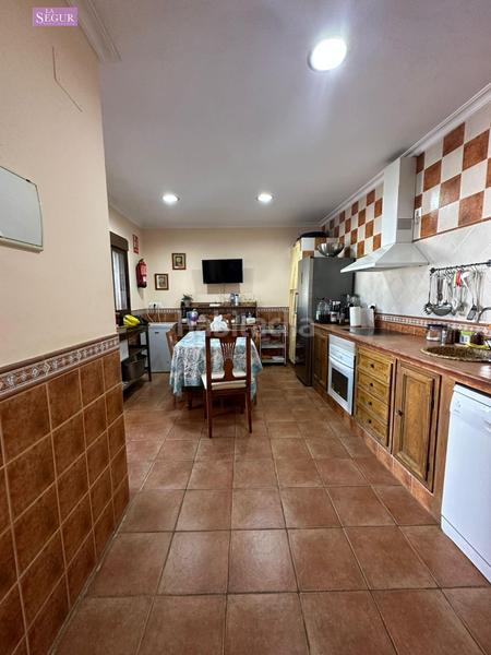 Foto 0001a4ba-26e5-4533-8e99-116423c4c711. Chalet avec piscine dans Barrio Nuevo Conil de la Frontera